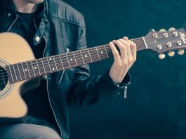 Common Guitar Playing Mistakes That You Should Avoid