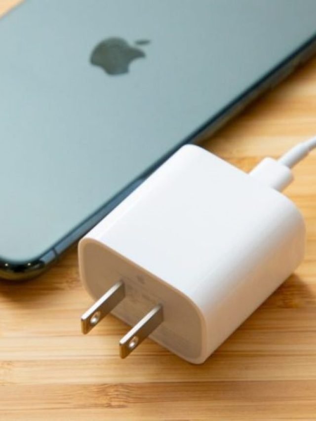 A USB-C iPhone Won't Kill the Lightning Cable...Yet