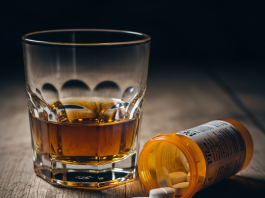 The Risks of Combining Antibiotics and Alcoholic Drinks: What You Need to Know