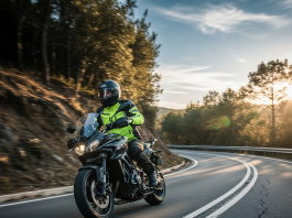How to Safely Ride a Motorcycle